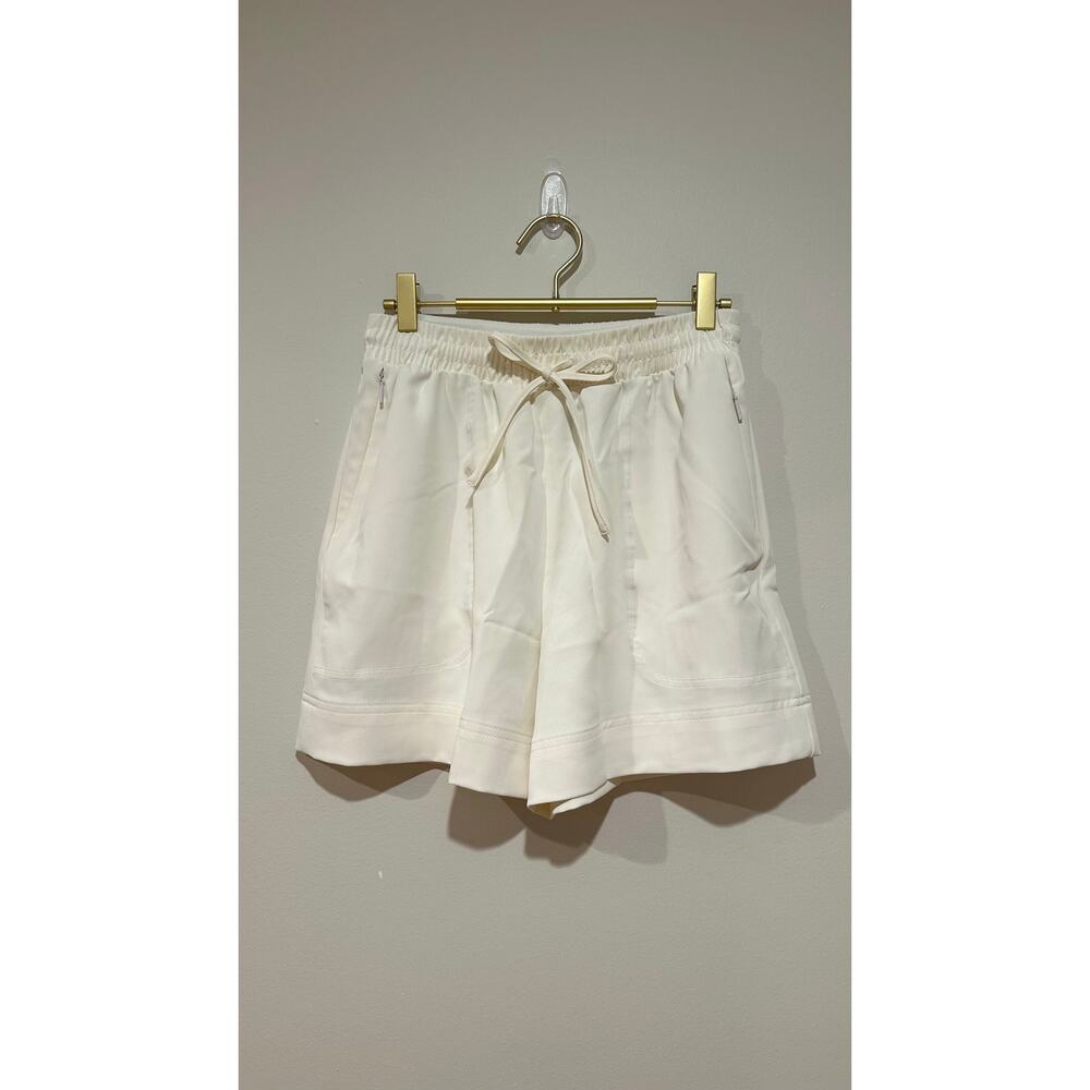 NWT SPANX Travel Gab Shorts in Linen - Size S - Picture 2 of 6